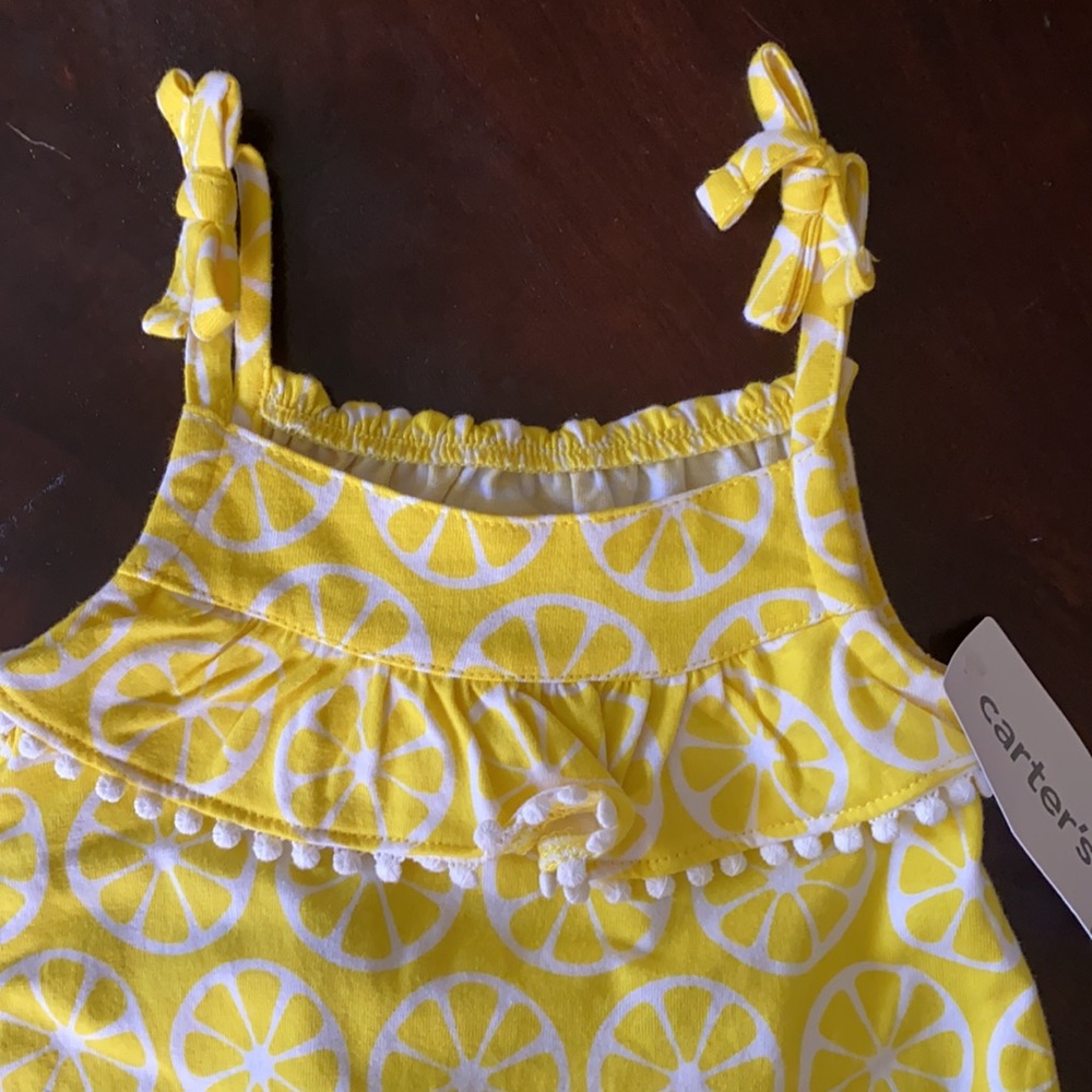 Carter’s romper - Picture 2 of 2